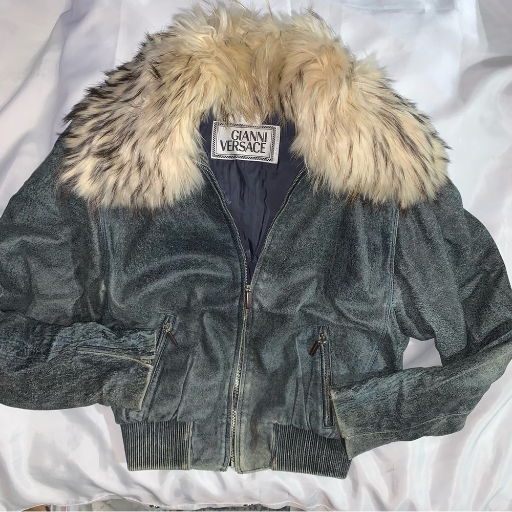 👋🏾SOLD👋🏾vintage GIANNI VERSACE size XS /  blue  painted leather coat FOX FUR